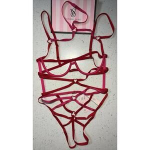 Victoria's Secret Very Sexy Strappy Heartware Open Teddy Lipstick Size M NWT